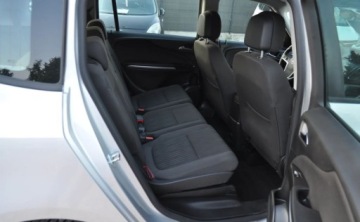 Opel Zafira C Tourer 1.4 Turbo ECOTEC 140KM 2016 Opel Zafira 7 osobowy 1.4 Turbo Benzyna Nawigacja Tempomat Cz. parkowania, zdjęcie 10