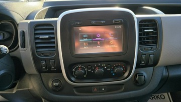 Renault Trafic III Furgon 1.6 Energy dCi 145KM 2018 Renault Trafic 9 miejsc, 2 komplety kół, zdjęcie 22