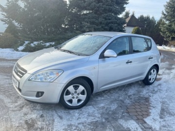 Kia Ceed I Hatchback 5d Facelifting 1.6 DOHC CVVT 126KM 2010 Kia Ceed 1.6 Isg 126KM Klima Piekny stan Sprawdz 1.6 Benzyna 126KM, zdjęcie 6