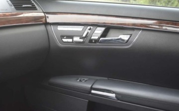 Mercedes Klasa S W221 Limuzyna 5.5 V8 (500) 388KM 2007 Mercedes-Benz Klasa S Mercedes-Benz Klasa S 500 L 4-Matic 5.5 BenzynaLPG, zdjęcie 22