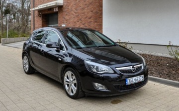 Opel Astra J Hatchback 5d 2.0 CDTI ECOTEC 160KM 2009 Opel Astra 2,0CDTI (160KM) Automat Skory 2.0 Diesel 160KM, zdjęcie 5