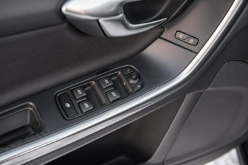 Volvo V60 I Kombi 2.0 D3 163KM 2012 Volvo V60 R-Design 2.0d D4 163KM 5cylinów Manual, zdjęcie 27