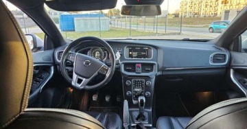 Volvo V40 II Hatchback Facelifting 2.0 D2 120KM 2017 Volvo V40 R-design 2.0 Diesel 120KM, zdjęcie 6