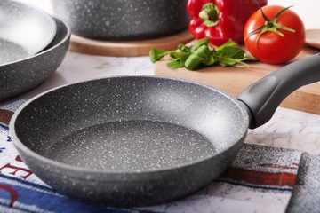 KitchenAid Classic Кованая твердая анодированная керамика без PFAS