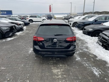 Volkswagen Passat B8 Variant 2.0 TDI 150KM 2015 Volkswagen Passat Variant Highline Automat Podgrz., zdjęcie 2