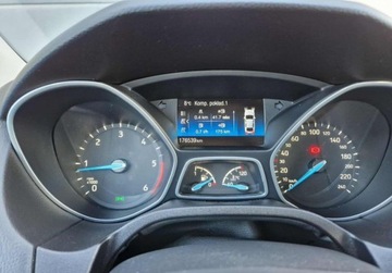 Ford Focus III Kombi Facelifting 1.5 TDCi 95KM 2017 Ford Focus Ford Focus 1.5 TDCiEcoBlue 95 KM M6 SalonPLSerwisASOFVMarza, zdjęcie 20