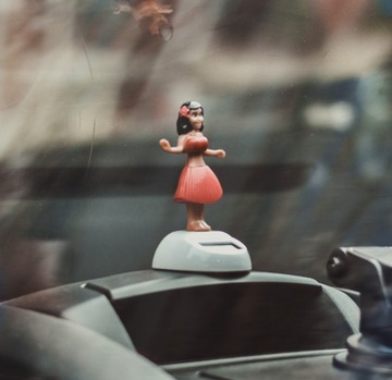 СОЛНЕЧНАЯ ИГРУШКА ТАНЦУЮЩАЯ КУКЛА ХУЛА ГАВАЙИ