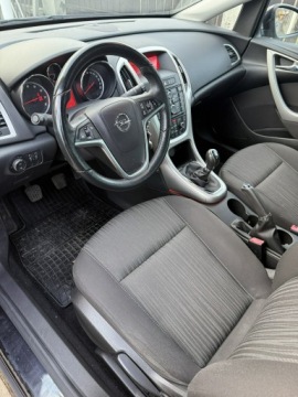 Opel Astra J Hatchback 5d 1.4 Turbo ECOTEC 140KM 2011 Opel Astra 1,4 Turbo 140 ps ładna świezo, zdjęcie 6