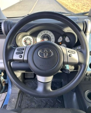 Toyota FJ Cruiser 4.0 239KM 2011 Toyota FJ Toyota FJ 4.0 4x4 4.0 Benzyna 239KM, zdjęcie 12