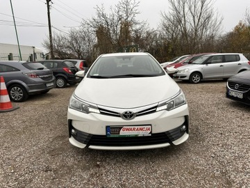 Toyota Corolla XI Sedan Facelifting 1,6 Valvematic 132KM 2017 Toyota Corolla 1.6 benzyna/Biała perła/Kamera, zdjęcie 2