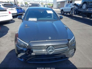 Mercedes Klasa E W213 2022 Mercedes-Benz Klasa E 350 2022 2.0l 2.0 Benzyna 255KM, zdjęcie 7