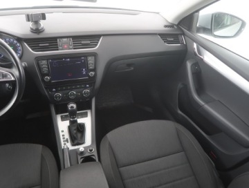 Skoda Octavia III Kombi 2.0 TDI 150KM 2016 Skoda Octavia 2.0 TDI, Salon Polska, Serwis ASO, zdjęcie 7