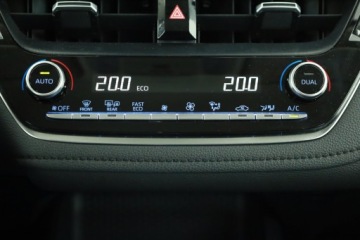 Toyota Corolla XII Sedan 1.5 VVT-i 125KM 2022 Toyota Corolla 1.5 VVT-i, Salon Polska, zdjęcie 9