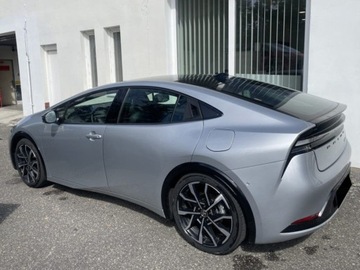 Toyota Prius V (XW60) 2.0  Hybrid Dynamic Force Plug-in 223KM 2025 Od ręki - Executive 2.0 Plug-in Hybrid 223KM | Kamera 360!, zdjęcie 2