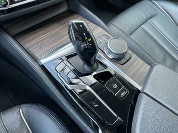 BMW Seria 5 G30-G31 Touring Facelifting 3.0 530d 286KM 2021 BMW 530 BMW 530d xdrive 286KM, zdjęcie 22