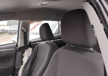 Toyota Corolla XII Sedan 1.6 Valvematic Dual VVT-i 132KM 2019 Toyota Corolla 2019r, 1.6 Benzyna. Uszkodzone boki. Jezdzi. 1.6 Benzyna, zdjęcie 7