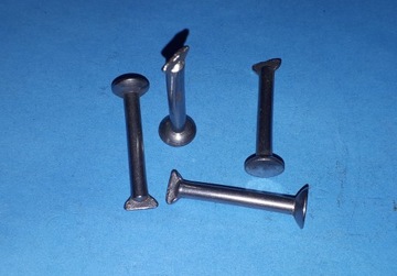 Sworznie regulatora szczęk 4 szt. Fiat 126p 4046512