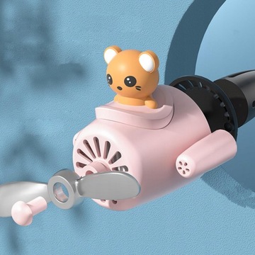 Вращающийся розовый автомобильный освежитель воздуха