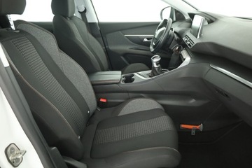 Peugeot 3008 II Crossover 1.2 PureTech 130KM 2017 Peugeot 3008 1.2 PureTech, Navi, Klima, zdjęcie 6