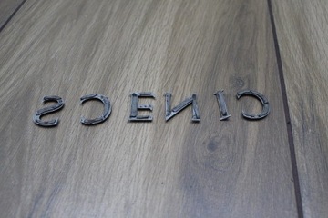 LOGO ZNAK ZNAKY KRYT RENAULT SCENIC II
