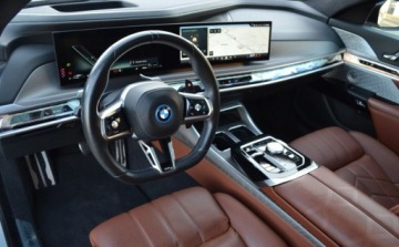BMW Seria 7 G70 Sedan Plug-In 3.0 M60e 571KM 2023 BMW Seria 7 Dealer BMW Bonkowscy Gorzow Wlkp. 3.0 Hybryda Plug-in 571KM, zdjęcie 7