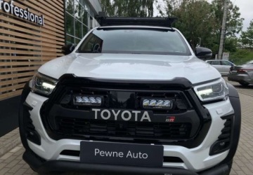 Toyota Hilux VIII Podwójna kabina Facelifting 2.8 D-4D 204KM 2022 Toyota Hilux Toyota Hilux 2.8 D-4D Double Cab GR Sport 4x4 2.8 Diesel 204KM, zdjęcie 16