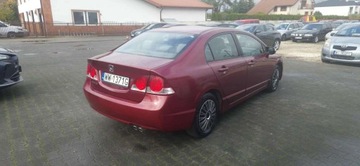 Honda Civic VIII Sedan 1.8 i-VTEC 140KM 2006 Honda Civic Ozarow Mazowiecki 1.8 benzyna 2006 rok produkcji KOMIS TYSIAK, zdjęcie 2