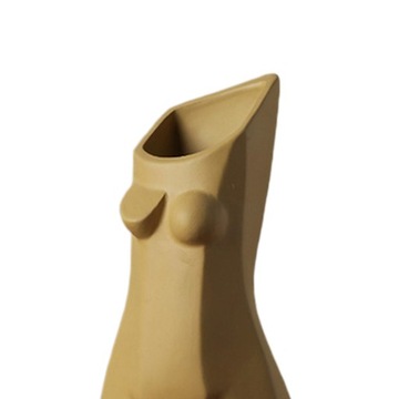 Керамическая ваза для женского тела с горшечными растениями