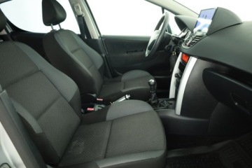 Peugeot 207 Hatchback 5d 1.6 HDi 90KM 2010 Peugeot 207 1.6 HDi, Klima, El. szyby, zdjęcie 6