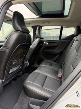 Volvo XC40 Crossover Facelifting 2.0 B5 250KM 2022 Volvo XC 40 2.0 250KM bardzo zadbane,nowe auto 2.0 Benzyna 250KM, zdjęcie 14