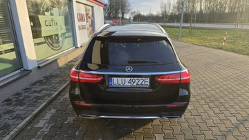 Mercedes Klasa E W213 2018 Mercedes E 220 AMG Pakiet 4 Matic Felgi 19", zdjęcie 6