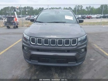 Jeep Compass II 2023 Jeep Compass Latitude lux, 2023r., 4x4, 2.0L 2.0 Benzyna 200KM, zdjęcie 4