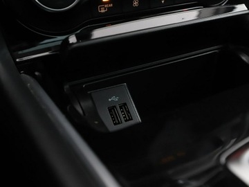 Infiniti Q30 1.6T 156KM 2019 Infiniti Q30 Luxe automat panorama kamera360 navi, zdjęcie 27