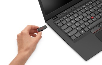 USB-флеш-накопитель SANDISK Cruzer Blade 32 ГБ