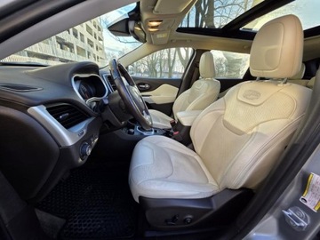 Jeep Cherokee V Terenowy 3.2 V6 272KM 2017 JEEP CHEROKEE Overland V6 3.2l benzyna 272KM 4X4 Salon PL LPG Wentylacja, zdjęcie 4