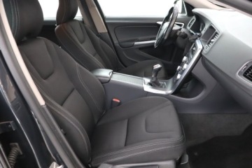 Volvo V60 I Kombi Facelifting 2.0 D4 DRIVE-E 181KM 2014 Volvo V60 D4 2.0, 178 KM, Navi, Klima, zdjęcie 8