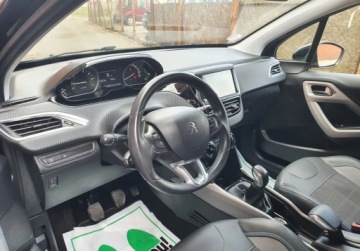 Peugeot 2008 I SUV 1.2 PureTech 110KM 2015 Peugeot 2008 Urban Cross LED Nawigacja GetHelp 1.2 Benzyna 110KM, zdjęcie 10