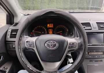 Toyota Avensis III Wagon 2.0 D-4D 126KM 2010 Toyota Avensis 2010r, 2.0 DIESEL. Lekko uszkodzony przod. Jezdzi. 2.0, zdjęcie 10