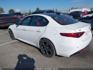 Alfa Romeo Giulia II Sedan Facelifting 2.0 Turbo 280KM 2023 Alfa Romeo Giulia Veloce, 2023r., 2.0L, zdjęcie 3