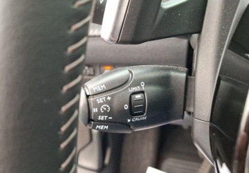 Peugeot 2008 II SUV 1.2 PureTech 130KM 2022 Peugeot 2008 1.2 PureTech Allure SS EAT8 1.2 Benzyna 130KM, zdjęcie 30