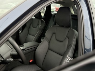 Volvo XC60 II 2025 Volvo XC 60 B5 B AWD Plus Dark | Serwis ASO | Harm, zdjęcie 31