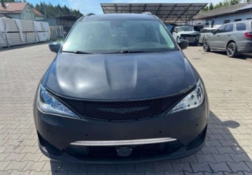 Chrysler Pacifica II 2018 Chrysler Pacifica 2018 Chrysler Pacifica kamery 360 auto w Polsce po akcyz, zdjęcie 3
