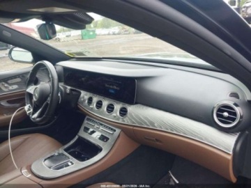 Mercedes Klasa E W213 2021 Mercedes-Benz Klasa E 2021 MERCEDES-BENZ E 350 4MATIC 2.0 Benzyna 255KM, zdjęcie 5