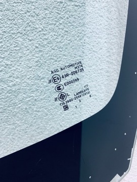 SKLO (OKNO) ČELNÍ MITSUBISHI SPACE STAR MIRAGE 2020- KAMERA+SENSOR