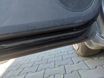 DVEŘE KOMPLETNÍ LEVÝ PŘEDNÍ KIA CEED I 5K