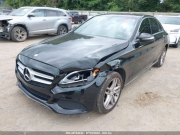 Mercedes Klasa C W205 2015 Mercedes-Benz Klasa C 2015 Mercedes-Benz C-Class 4dr Sdn C 300 Luxury 4MAT, zdjęcie 1