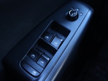 Audi Q5 I SUV 2.0 TDI 170KM 2011 Audi Q5 2.0 TDI, Salon Polska, 167 KM, 4X4, zdjęcie 17