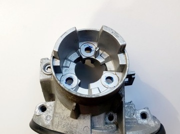 КРЕПЛЕНИЕ РЫЧАГА ЗЕРКАЛА ЛЕВОГО MITSUBISHI ECLIPSE CROSS 17-