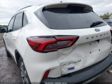 Ford Kuga III 2023 Ford Kuga 2023 r., 2,0L PLATINIUM 2.0 Benzyna 250KM, zdjęcie 15