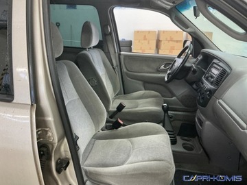 Mazda Tribute I 2.0 16V 124KM 2002 Mazda Tribute 2.0i 4x4 136 tys km Bezwypadkowa 2.0 Benzyna 124KM, zdjęcie 7